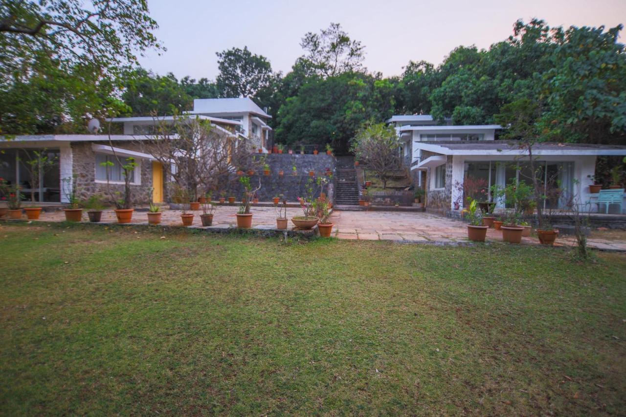 V Resorts Mahua Bagh Murud Nāndgaon 외부 사진