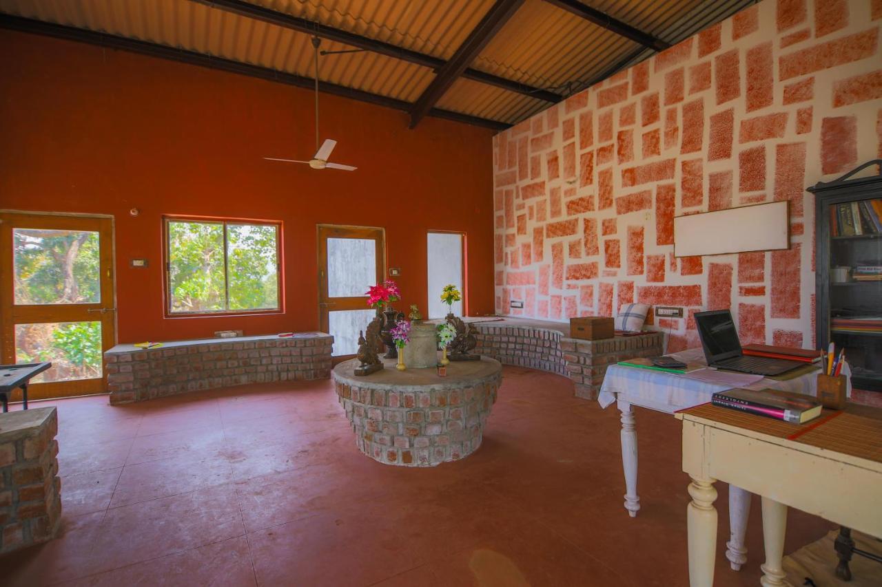 V Resorts Mahua Bagh Murud Nāndgaon 외부 사진